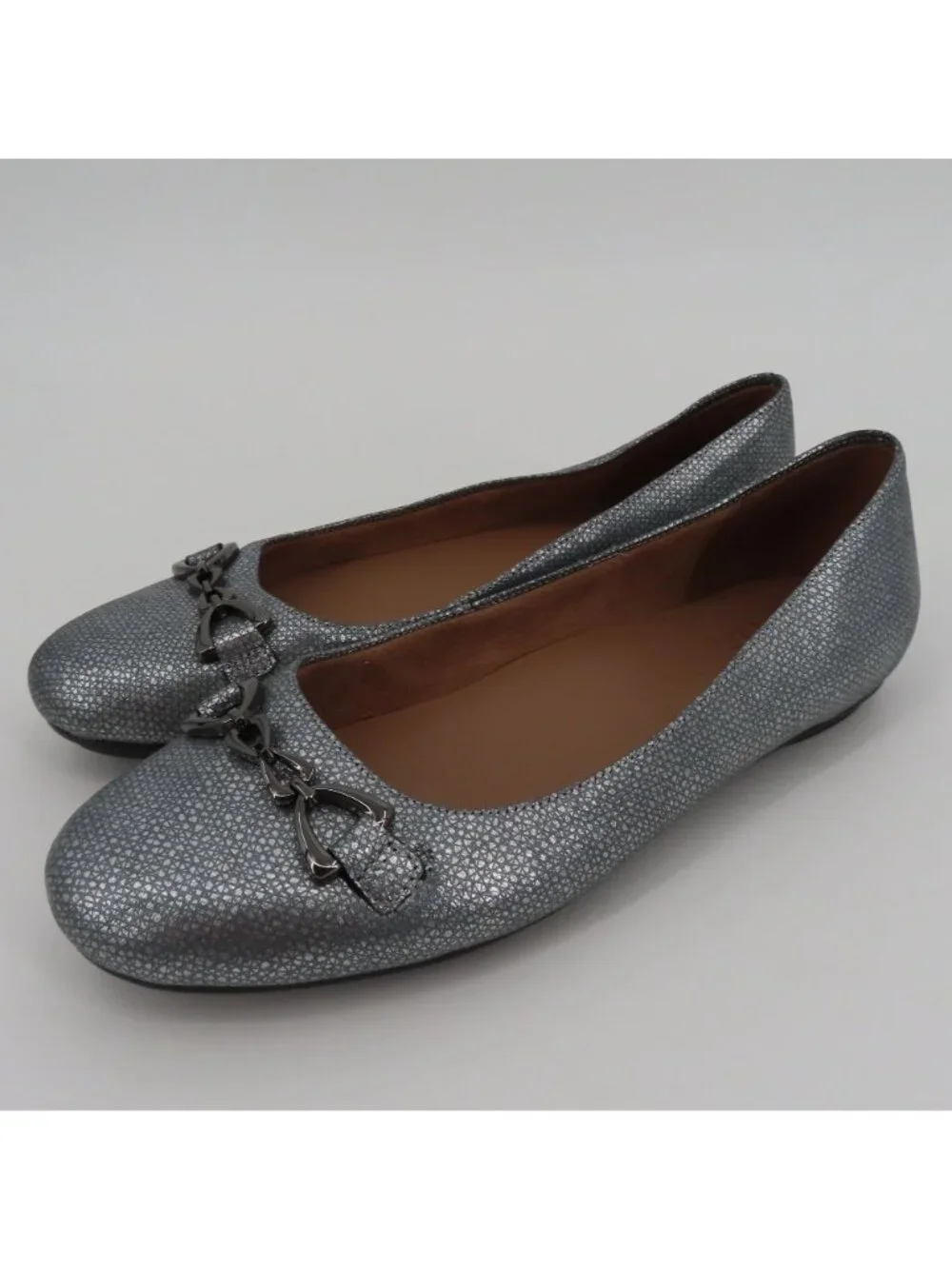 Naturalizer MAXWELL Women 9.5 W Gray Silver Buckle Round Toe Ballet Flat Shoes